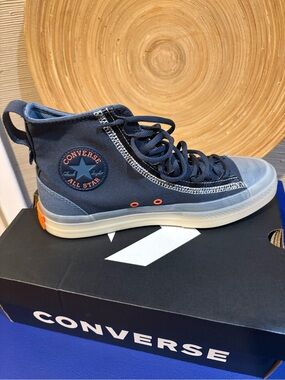 Converse Women's Navy and Light Blue High-Top Sneakers